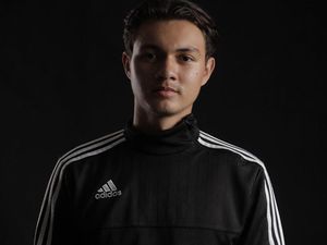 Yeay! Nyoman Paul Menang Pendatang Baru Terbaik AMI Awards 2024 Yeay! Nyoman Paul Menang Pendatang Baru Terbaik AMI Awards 2024