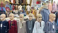 Pakaian Muslim Mulai Diburu Warga Untuk Lebaran