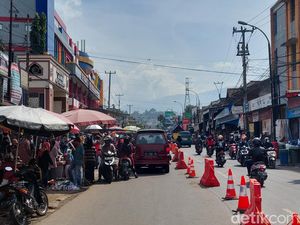 Pasar Tumpah Diprediksi Jadi Biang Kemacetan di Padalarang Saat Mudik Pasar Tumpah Diprediksi Jadi Biang Kemacetan di Padalarang Saat Mudik