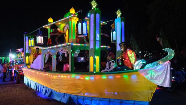 Pawai Keriang Bandong Semarakkan Ramadan di Pontianak