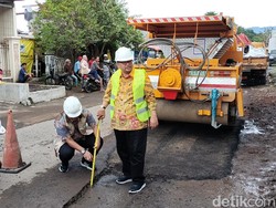 Sambut Pemudik, Perbaikan Jalan Rusak di Probolinggo Dikebut