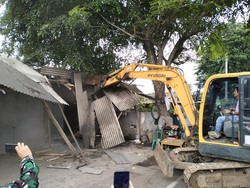 Pemkot Serang Bongkar 5 Tempat Hiburan Malam Ilegal di Kalodran