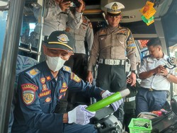 Petugas Gelar Ramp Check dan Tes Urine di Terminal Cileungsi Bogor