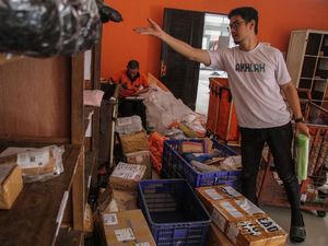 Heboh Kurir Sambat Paket Membeludak Jelang Lebaran, Ini Kisaran Upahnya Heboh Kurir Sambat Paket Membeludak Jelang Lebaran, Ini Kisaran Upahnya