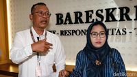 Potret Wanita Histeris di Rapat DPR-Kapolri Datangi Bareskrim
