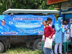 Relawan Sandi Uno Gelar Sembako Murah di Desa Gadingan Indramayu Relawan Sandi Uno Gelar Sembako Murah di Desa Gadingan Indramayu