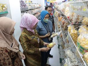 Sidak Toko Swalayan di Ponorogo, Petugas Temukan 2 Produk Kedaluwarsa Sidak Toko Swalayan di Ponorogo, Petugas Temukan 2 Produk Kedaluwarsa
