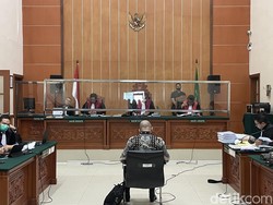 Sidang Pleidoi Dimulai, Irjen Teddy Minahasa Kutip Al-Baqarah
