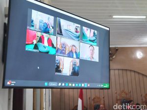 Saksi Ungkap Bos Judi Online Apin BK Punya Tanah-Speadboat di Samosir Saksi Ungkap Bos Judi Online Apin BK Punya Tanah-Speadboat di Samosir