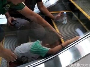 Heboh Jari Bocah Terjepit Eskalator Mal WTC Jambi