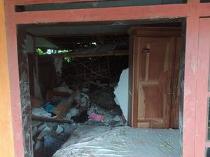 Seorang Warga Blitar Tewas Tertimpa Tembok Rumah Roboh Diterjang Longsor