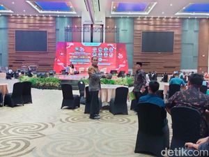 Momen Walkot Danny Pomanto Ikuti Seminar Usai Diperiksa Kejati Sulsel
