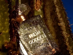 Parfum dari Tetesan Keringat Model Dirilis, Diklaim Bikin On Fire