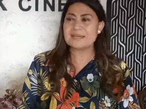 Viral Wanita Tarik Kertas-Cekcok dengan Polisi di Depok Berujung Minta Maaf