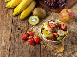 5 Makanan Kaya Nutrisi Ini Sebaiknya Tak Dikonsumsi Malam Hari