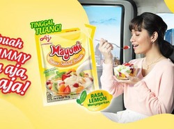 Nyam! Makan Salad Buah Makin Nikmat Pakai Mayumi Saus Salad Buah