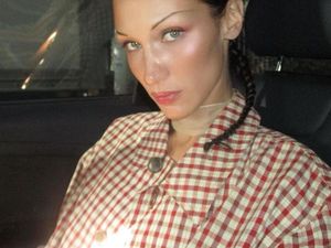 Ucapan Lebaran dari Bella Hadid hingga Mo Salah Ucapan Lebaran dari Bella Hadid hingga Mo Salah