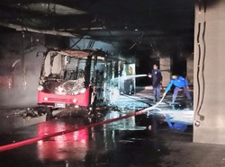 Bus Listrik untuk Pemedek Terbakar di Parkiran Pura Besakih