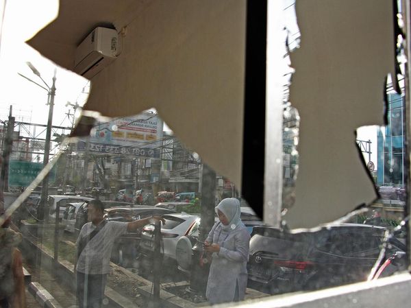 Diserang OTK, Begini Kondisi Pos dan Mobil Polisi di Makassar
