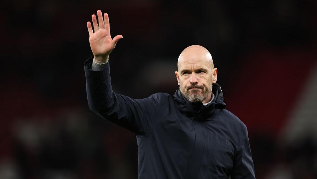 Erik ten Hag menyebut Manchester United tidak beruntung usai ditahan imbang Sevilla 2-2 (Foto: Getty Images/Matthew Ashton - AMA)