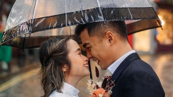 8 Foto Prewedding Gritte Agatha di Edinburgh, Sepatu Kebesaran Curi Atensi