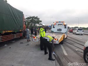 6 Orang Tewas dalam Kecelakaan Beruntun 8 Kendaraan di Tol Semarang-Solo