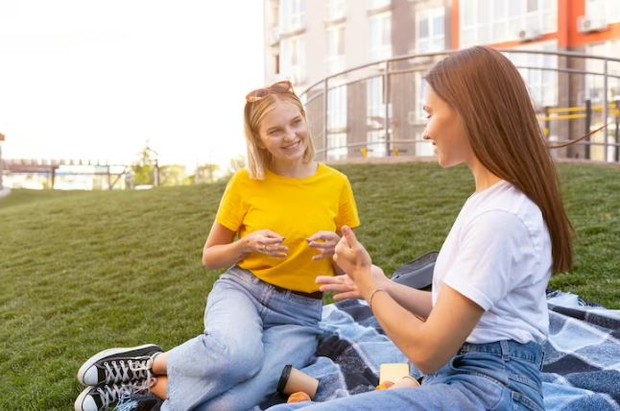 Lebih Banyak Mendengarkan. Foto freepik.com: freepik