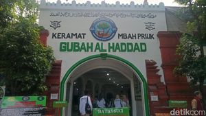 Mengunjungi Makam Keramat Mbah Priok