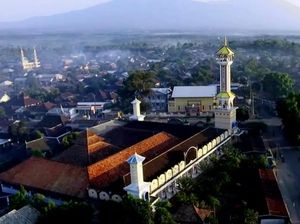 Masjid Raudhatul Muttaqin Mataram: Ada Ukiran Kaligrafi Kuno