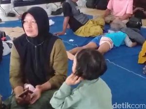 Tak Tahu Cara Beli Tiket Online, Pemudik Telantar di Pelabuhan Jangkar Tak Tahu Cara Beli Tiket Online, Pemudik Telantar di Pelabuhan Jangkar