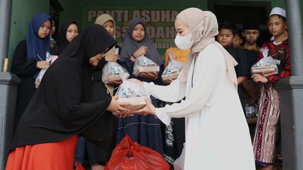 Pembagian Takjil Ramadan Untuk Warga Pajajaran Kota Bogor