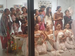 Iluh Bali Respons Gincu, Tebar Kebajikan Lewat Seni