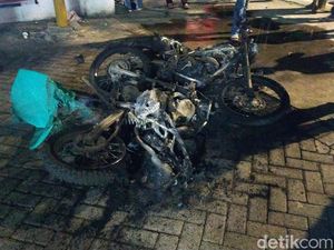 OTK Serang Polres Pelabuhan Makassar-Pos Lantas, 2 Motor Polisi Ikut Dibakar OTK Serang Polres Pelabuhan Makassar-Pos Lantas, 2 Motor Polisi Ikut Dibakar