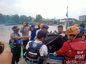 1 Korban Hilang Tabrakan Kapal di Jambi Ditemukan Tewas 1 Korban Hilang Tabrakan Kapal di Jambi Ditemukan Tewas