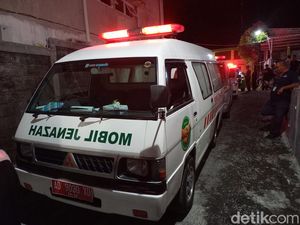 Jenazah 8 Korban Kecelakaan di Tol Boyolali Dipulangkan ke Tegal-Nganjuk Jenazah 8 Korban Kecelakaan di Tol Boyolali Dipulangkan ke Tegal-Nganjuk