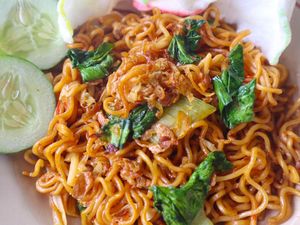 Resep Bakmi Goreng Bumbu Kemiri, Gurih Manis untuk Sahur Resep Bakmi Goreng Bumbu Kemiri, Gurih Manis untuk Sahur