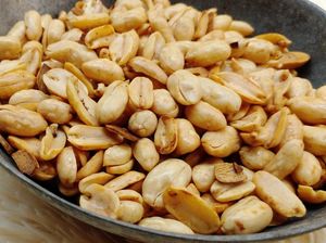 Resep Kacang Bawang Renyah Pakai Santan, Gurih Renyahnya Bikin Nagih Resep Kacang Bawang Renyah Pakai Santan, Gurih Renyahnya Bikin Nagih