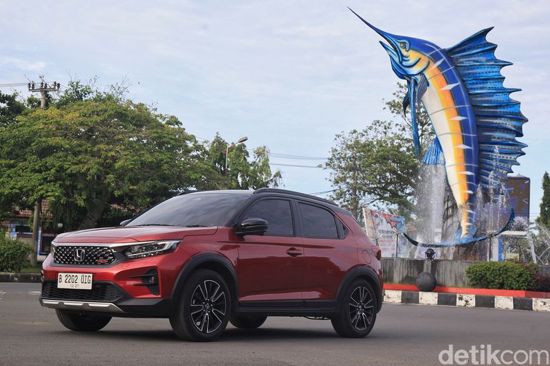 Jalur Pantai Selatan Jawa dipahami  eksotis, sarat  dengan tikungan, tanjakan hingga hutan budidaya. Honda WR-V membuktikannya.