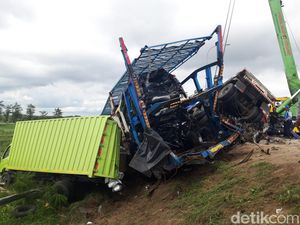 Daftar Identitas 21 Korban Kecelakaan Beruntun Tol Boyolali, 8 Tewas Daftar Identitas 21 Korban Kecelakaan Beruntun Tol Boyolali, 8 Tewas