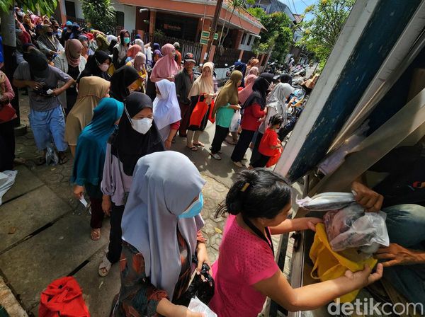 Sepekan Jelang Lebaran, Sembako Murah Diserbu Warga