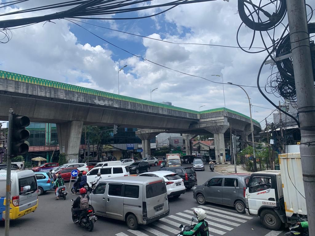 Suasana di persimpangan Pasar Santa, Jakarta Selatan (Mulia Budi-detikcom)