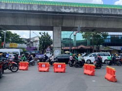Barier Penutup di Pasar Santa Diterobos, PDIP DKI Minta Pemprov Tegas