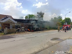 Truk Muat Elpiji Terbakar di Tuban, Api Diduga dari Percikan Las