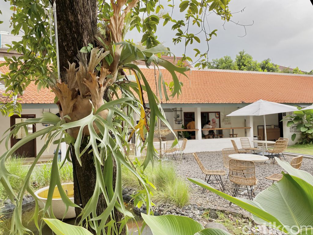 Yoi Kona, kafe bergaya minimalis Jepang yang estetik di Surabaya