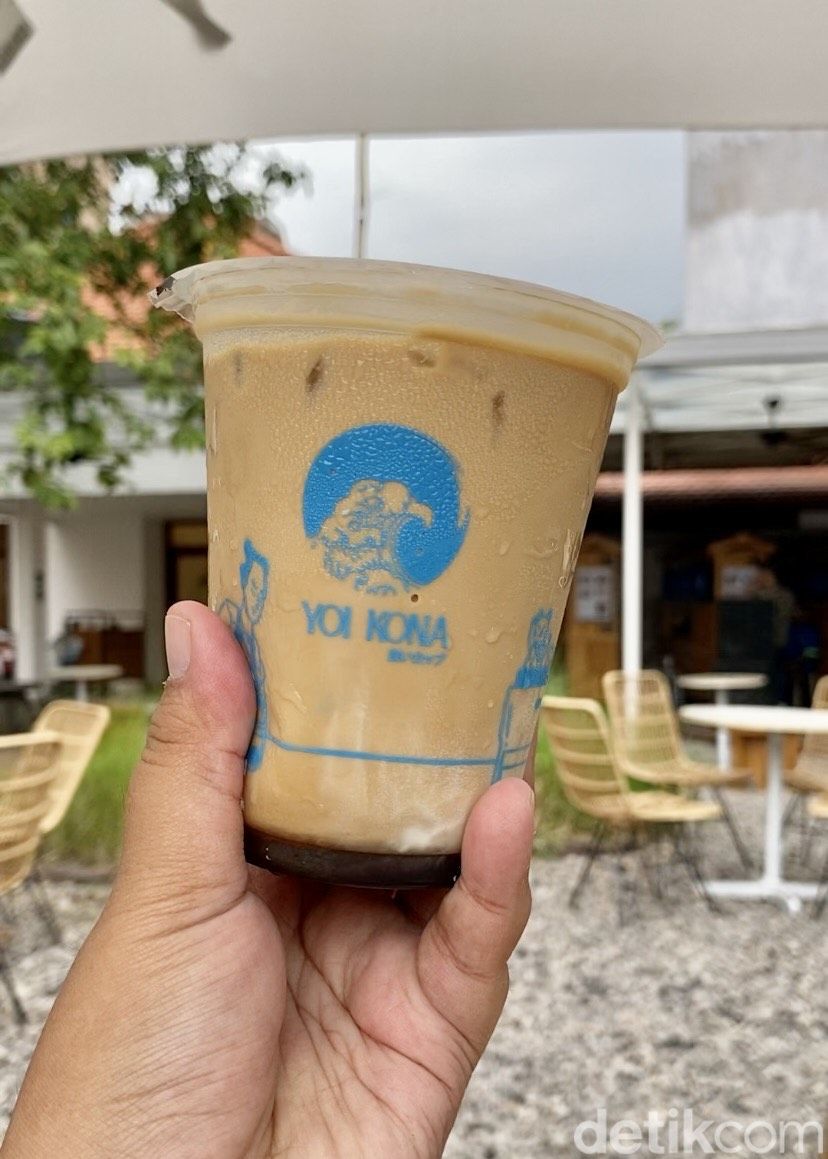 Yoi Kona, kafe bergaya minimalis Jepang yang estetik di Surabaya