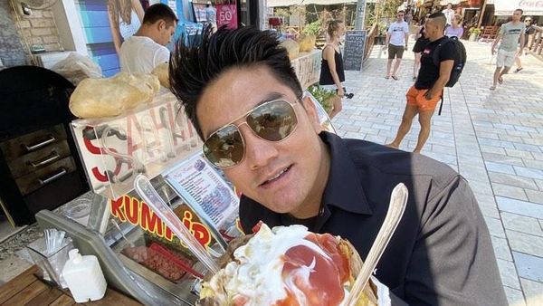 Boy William Dekat dengan Ayu Ting Ting, Ini Momen Kulinernya