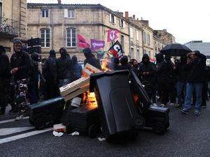 Reformasi Pensiun Prancis Disahkan Jadi UU, Demo Rusuh Berlanjut