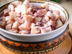 Disebut Makanan Paling Tak Enak di Dunia, Ini Salad Ikan Khas Rusia