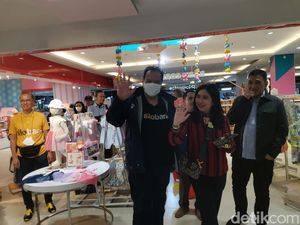 CT Keliling Cek Transmart Full Day Sale: Ayo Bapak Ibu Belanja