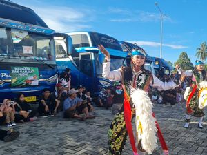 Ganjar Lepas Pemudik dari Lampung & Sumsel, Ada Jaranan-Campursari